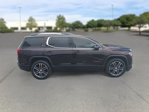 Used 2021 GMC Acadia SLT w/ Technology Package FWD image 8