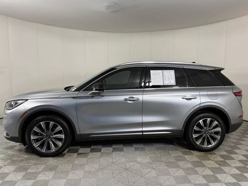 Used 2022 Lincoln Corsair Reserve w/ Elements Package FWD image 3