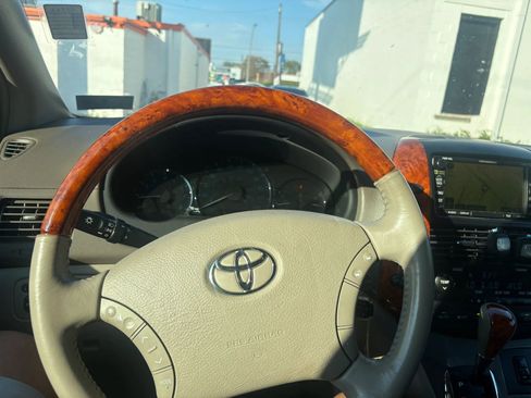 Used 2008 Toyota Sienna XLE image 17