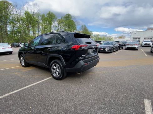 Used 2025 Toyota RAV4 XLE AWD/4WD image 9