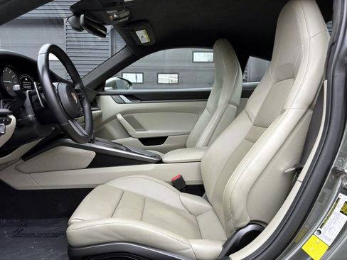 Certified 2022 Porsche 911 Carrera image 5