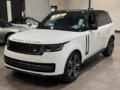 Used 2025 Land Rover Range Rover Autobiography AWD/4WD image 9