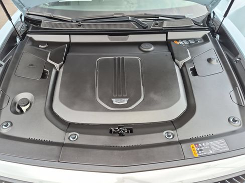 Certified 2024 Cadillac Lyriq Tech w/ Driver Assist Package RWD image 28