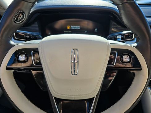 Used 2023 Lincoln Aviator Black Label w/ Dynamic Handling Package image 25