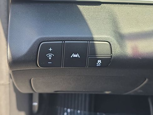 Used 2022 Hyundai Elantra Limited FWD image 26