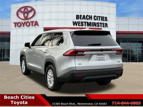 Used 2024 Toyota Grand Highlander XLE image 8