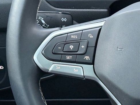 Used 2022 Volkswagen Tiguan SE image 25