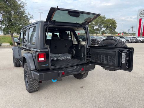 Used 2023 Jeep Wrangler Unlimited w/ 8.4" Radio Group AWD/4WD image 30