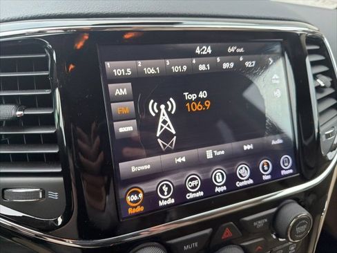 Used 2019 Jeep Grand Cherokee Limited image 12