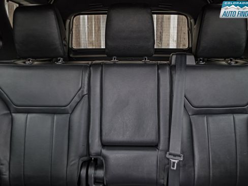 Used 2019 Land Rover Discovery SE image 24