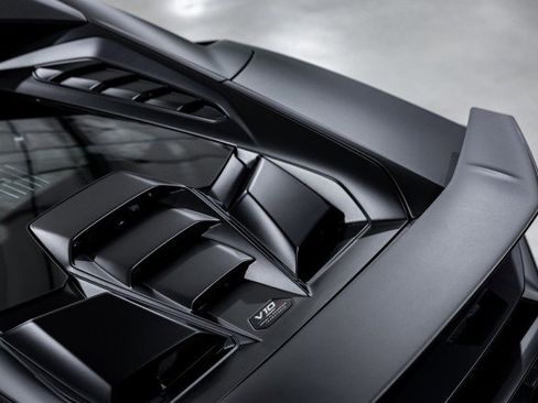 Used 2023 Lamborghini Huracan Tecnica image 34