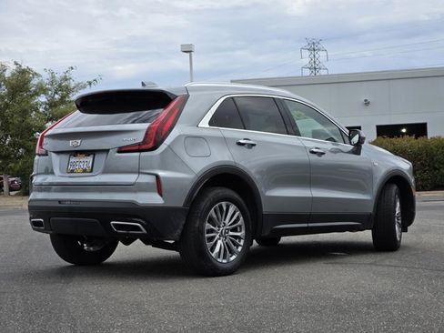 Used 2025 Cadillac XT4 Premium Luxury FWD image 4