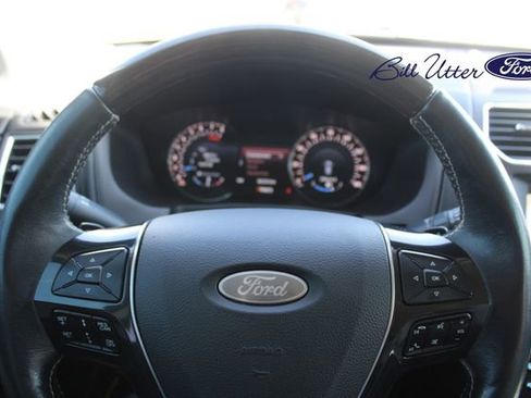 Used 2017 Ford Explorer Platinum AWD/4WD image 26