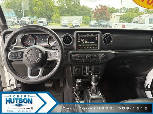 Used 2019 Jeep Wrangler Unlimited Sahara w/ Quick Order Package 24M Moab AWD/4WD image 16