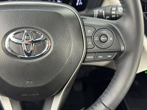 Used 2026 Toyota Corolla Cross LE image 27