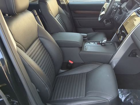 Certified 2024 Land Rover Discovery S image 23