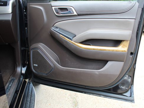 Used 2017 GMC Yukon XL Denali w/ Open Road Package image 27