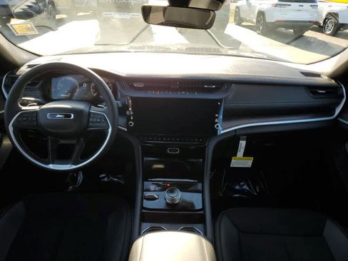 New 2026 Jeep Grand Cherokee Altitude image 18