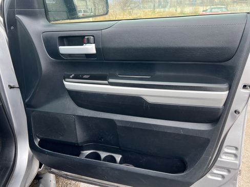 Used 2019 Toyota Tundra SR5 image 17