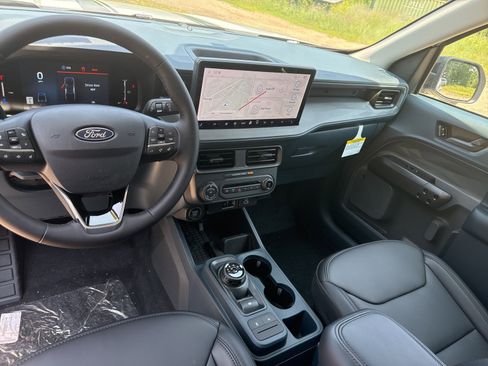 New 2025 Ford Maverick Lariat w/ Black Appearance Package image 22