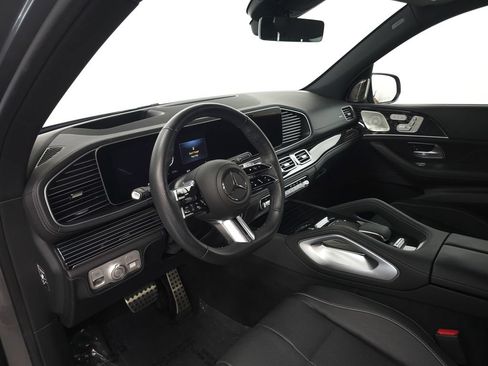 Certified 2025 Mercedes-Benz GLS 450 4MATIC image 9