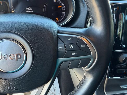 Used 2020 Jeep Grand Cherokee Limited w/ Luxury Group II image 19