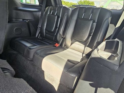 Used 2017 Ford Explorer XLT w/ Equipment Group 202A FWD image 22