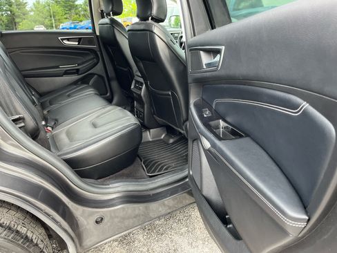 Used 2017 Ford Edge Titanium w/ Equipment Group 301A AWD/4WD image 29