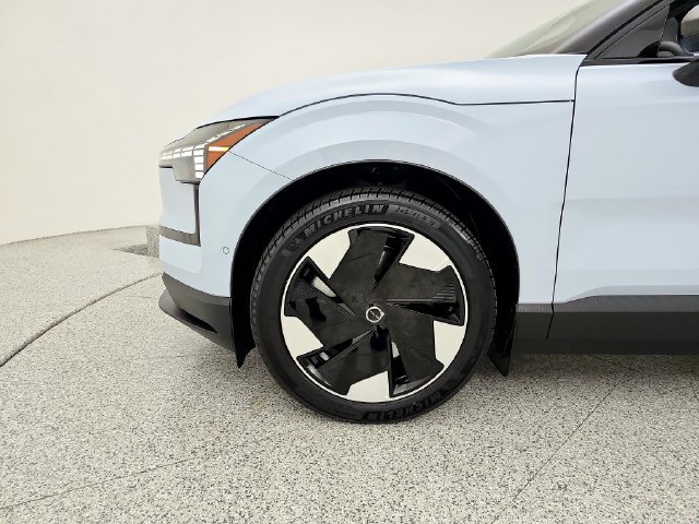Used 2025 Volvo EX30 Ultra w/ Climate Package AWD/4WD image 31