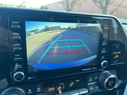 Used 2022 Toyota Highlander LE image 14