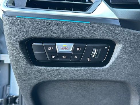 Used 2023 BMW 330i Sedan w/ Driving Assistance Package image 39