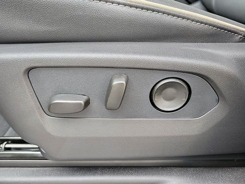 New 2026 GMC Yukon Elevation image 17