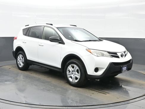 Used 2014 Toyota RAV4 LE image 8