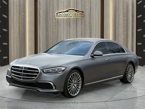 Used 2023 Mercedes-Benz S 580 4MATIC Sedan image 3