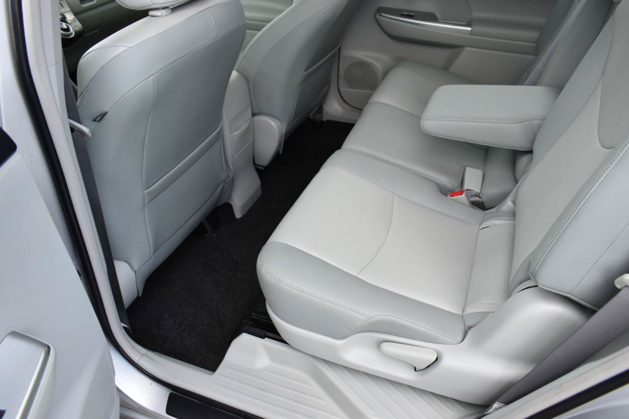 Used 2012 Toyota Prius V Five FWD image 27