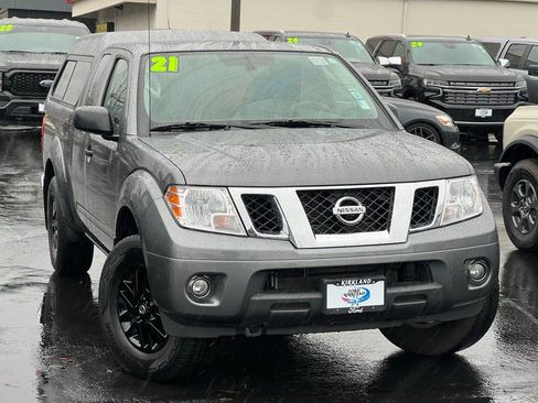 Used 2021 Nissan Frontier SV image 1