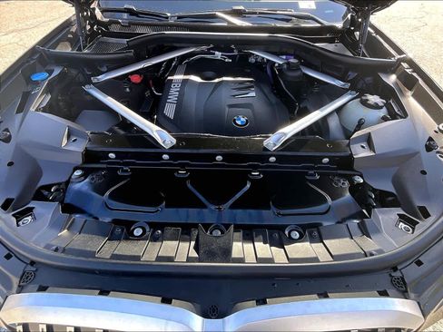 Used 2024 BMW X7 xDrive40i w/ Executive Package image 29