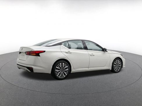 Used 2026 Nissan Altima 2.5 SV FWD image 7