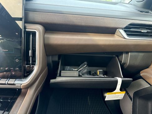 New 2026 GMC Yukon XL Denali Ultimate AWD/4WD image 22