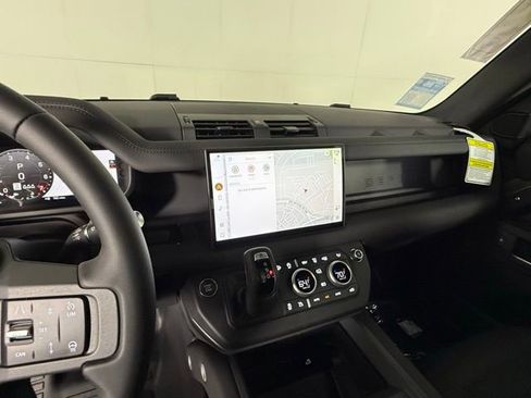 Certified 2025 Land Rover Defender 110 S image 38