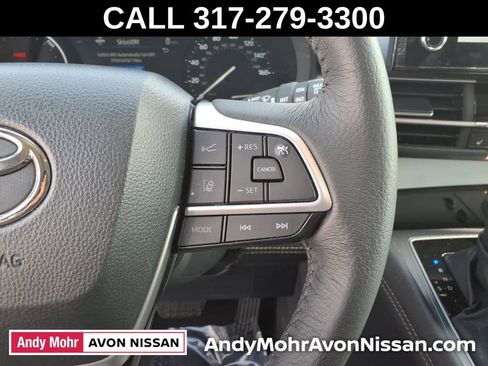 Used 2026 Toyota Sienna XLE FWD image 24