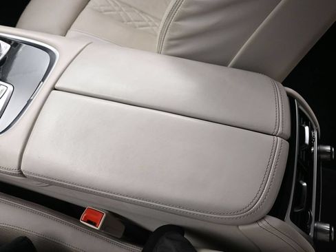 Used 2022 BMW 740i w/ M Sport Package RWD image 50