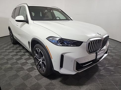 Used 2025 BMW X5 xDrive40i w/ Climate Comfort Package AWD/4WD image 2