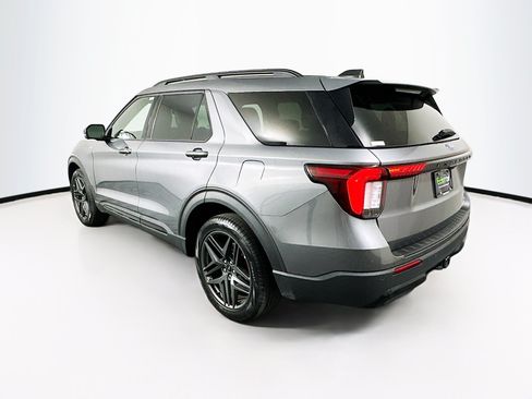 Used 2025 Ford Explorer ST-Line w/ ST-Line Street Pack AWD/4WD image 5
