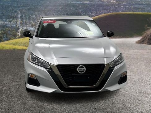 Used 2022 Nissan Altima 2.5 SR image 2