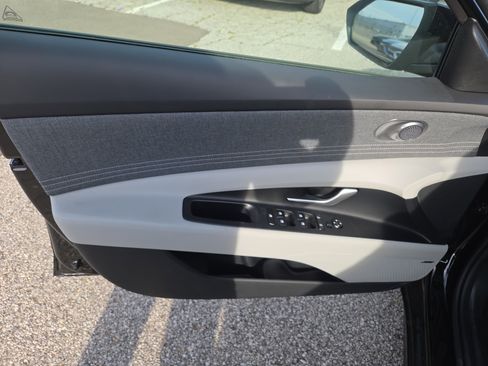 New 2026 Hyundai Elantra Limited FWD image 5