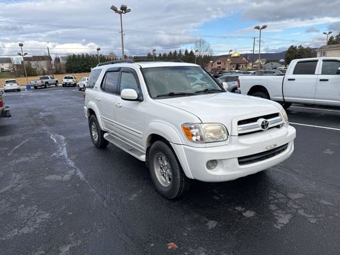 Used 2006 Toyota Sequoia SR5 image 7