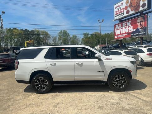 Used 2021 Chevrolet Tahoe Z71 w/ Luxury Package AWD/4WD image 4