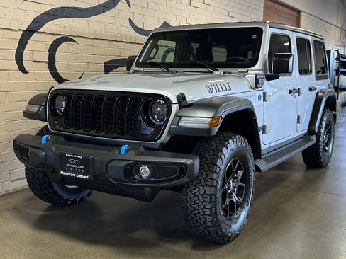 Used 2024 Jeep Wrangler Unlimited AWD/4WD image 11