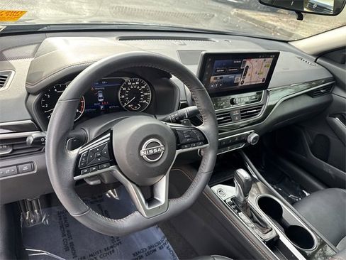 Used 2024 Nissan Altima 2.5 SR w/ SR Premium Package image 15